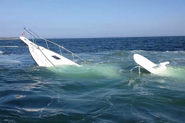 Boating Safety - Picture of A Boat Sinking